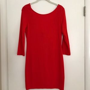 Scoop back red bodycon dress